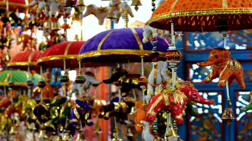 Diwali, Trade, traders, festival Business, Festive business, festivals, CAIT, DA, dearness allowance, PLB, Productivity-Linked Bonus, festive seasons, SME, MSE, SMB, MSME, small business, trade unions, market, economy, money, financial crunch, business community, FMCG Goods, Chinese products, decoratives, Handicrafts, artisans, craftsmen, Diwali Pooja, Atmanirbhar Bharat, PM Modi
