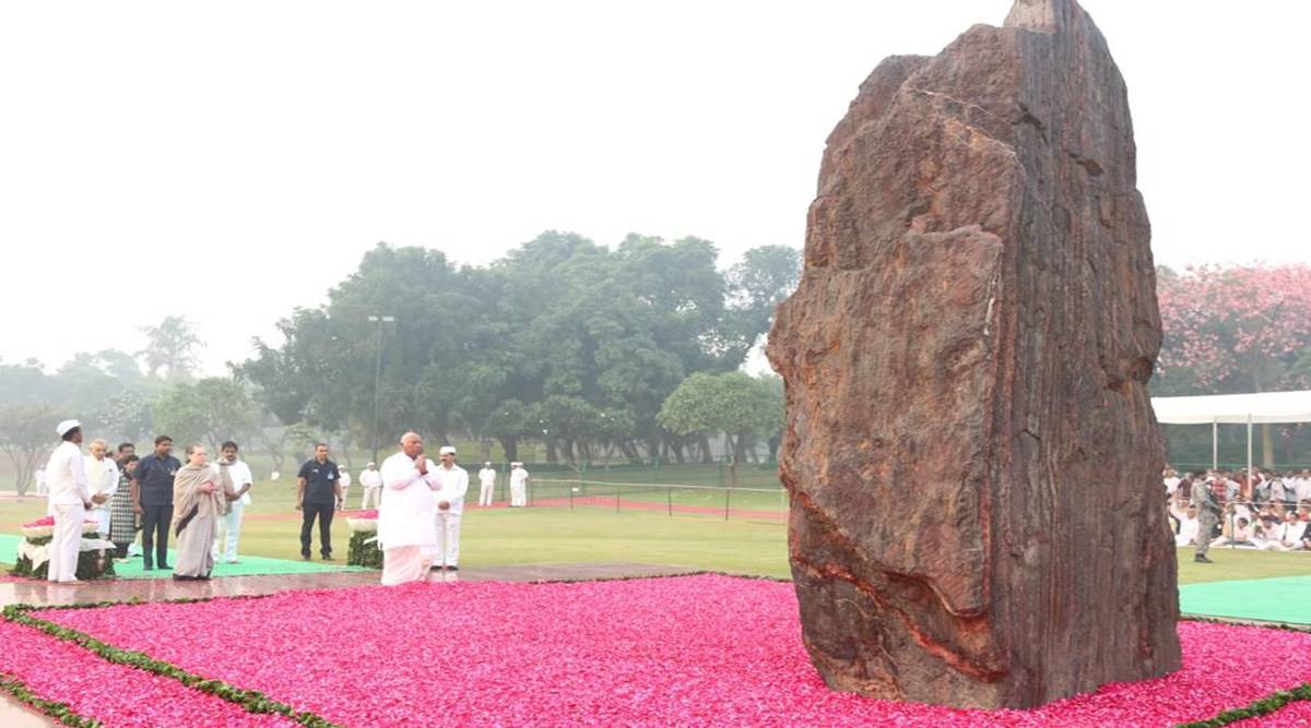 congress tributes to Indira Gandhi congress tributes to Indira Gandhi