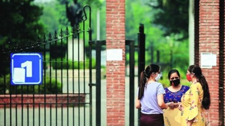 The varsity has witnessed a decline of a total of 1,12,078 paid registrations this year compared to the previous year.