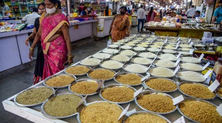 The Reserve Bank of India, in its monetary policy committee decision, projected the inflation at 7.1 per cent and highlighted a downward trend in the following quarters. Image: PTI