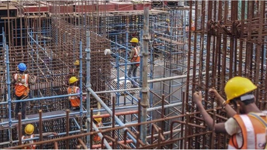 Out of the 662 delayed projects, 133 have overall delays in the range of 1-12 months, 124 have been delayed for 13-24 months, 276 projects for 25-60 months and 129 projects have been delayed for 61 months and above. 