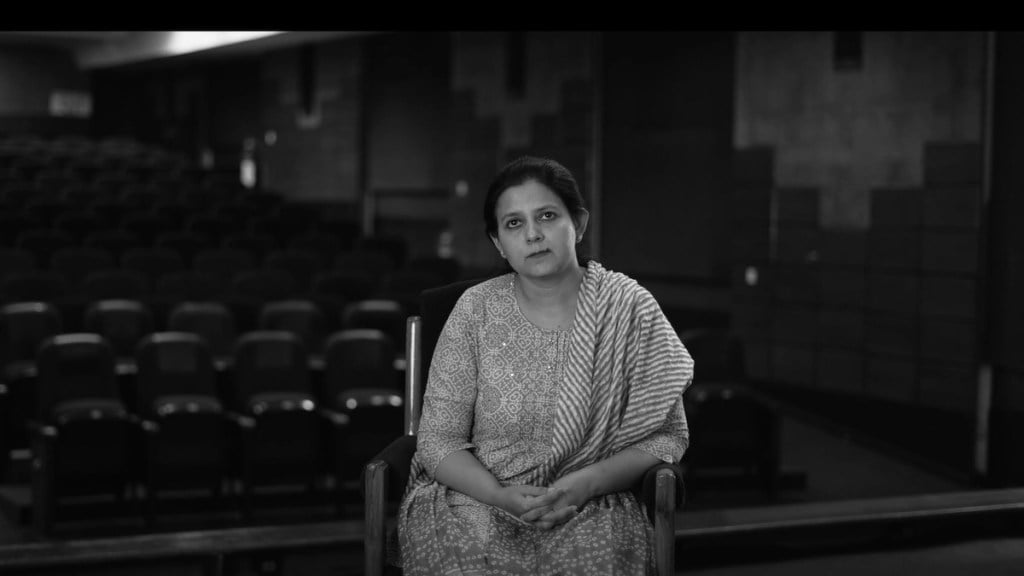 The film explores different ways through which a person can unwind and give themselves a chance.