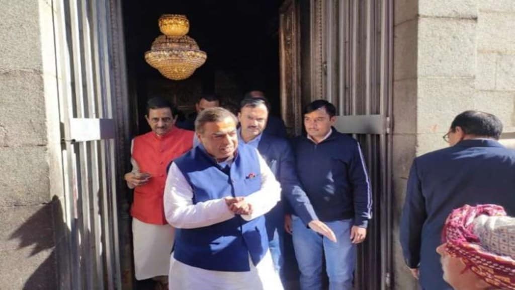 This is not the first time that Ambani has been seen offering prayers at famous Hindu shrines. (PTI)