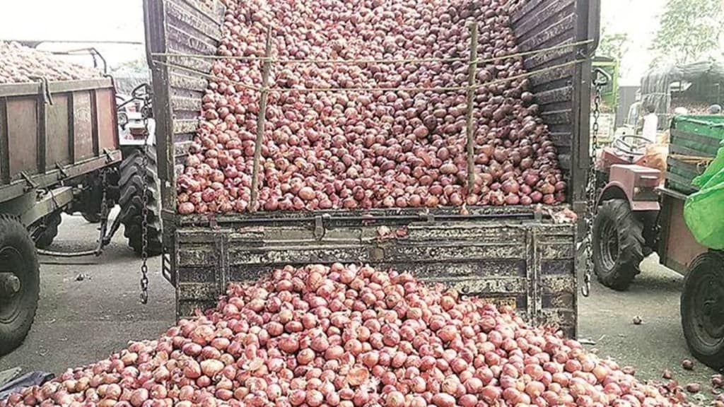 The production of onion is estimated to rise by close to 17% to 31.2 mt in 2021-22 against 26.6 mt reported in the previous year. (IE)