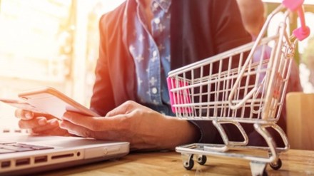 Diwali shopping, online shopping, festive sales, deals, discounts, cashbacks, Amazon Great Indian Festival sale, Flipkart Big Diwali sale, online payment, online fraud, Wi-Fi networks, payment apps, OTP