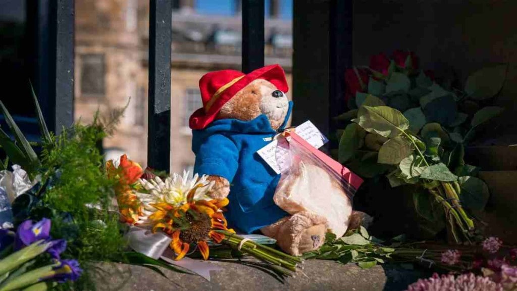 The Paddington bear also appeared along with other British children's literature characters in the televised broadcast of Queen Elizabeth II's 80th birthday 