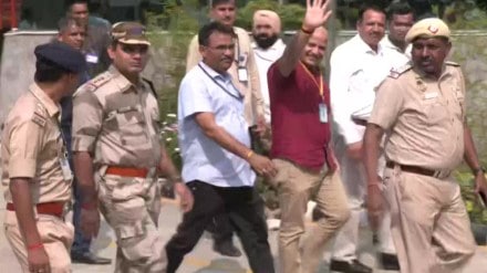 As Sisodia appeared at the CBI headquarters in Delhi, huge protests broke out around the CGO complex, where prohibitory orders under Section 144 were in effect, with the Delhi Police detaining at least 119 people. (ANI)