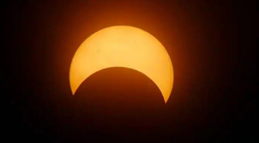 surya grahan, solar eclipse, surya grahan live, live updates, solar eclipse live updates