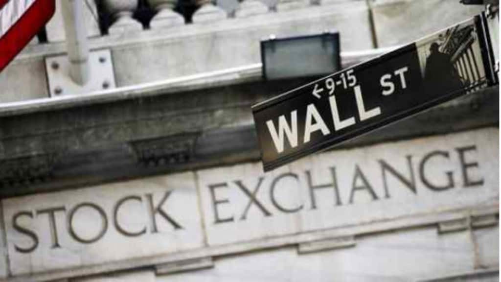 The rebound in stocks on the first trading day of the final quarter follows the S&P 500's lowest close in nearly two years on Friday that capped its worst monthly performance since March 2020. (IE)
