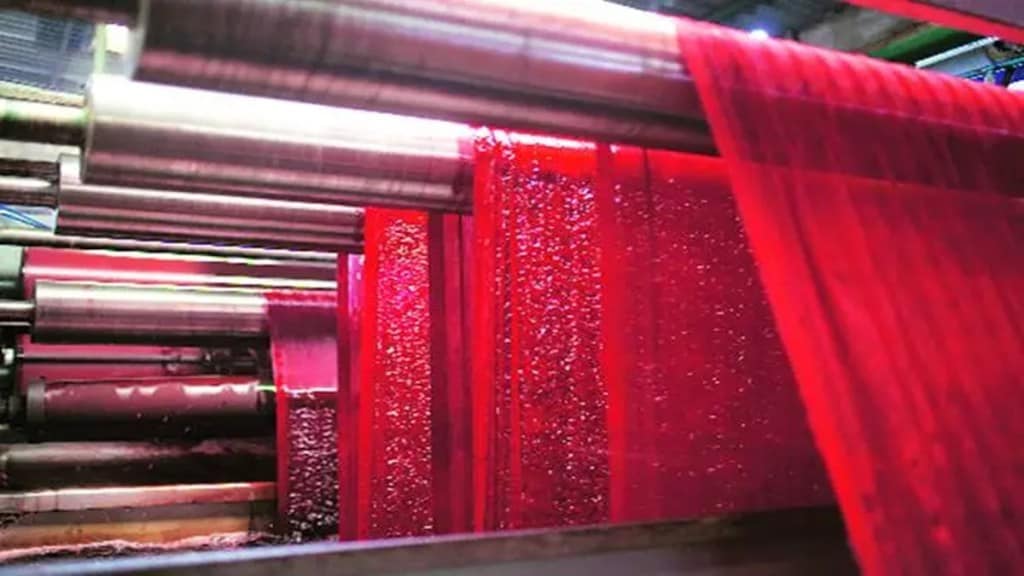 Surat fabric hub, fabric demand, textile markets