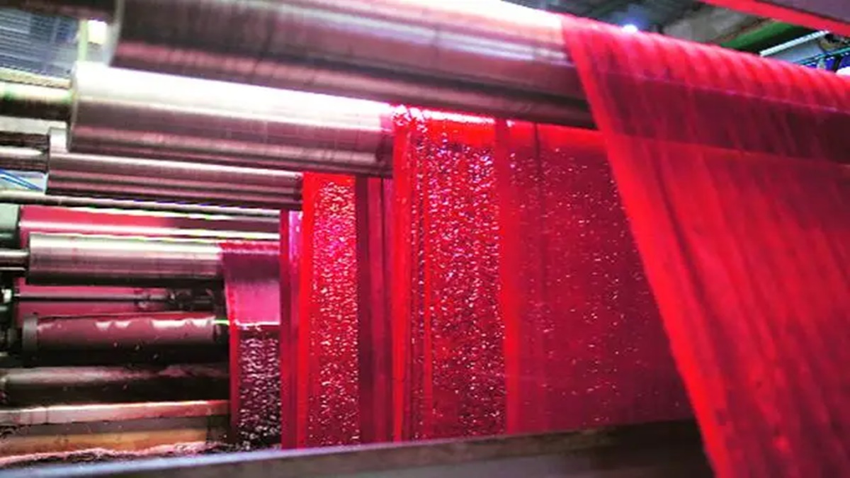 Surat fabric hub, fabric demand, textile markets