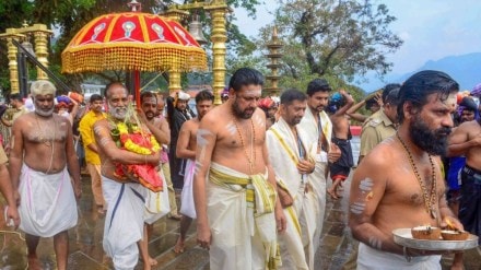 BCAS allows Sabarimala pilgrims to carry coconuts in cabin baggage in flights BCAS allows Sabarimala pilgrims to carry coconuts in cabin baggage in flights
