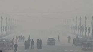 Delhi's air quality remains 'poor'; min temp recorded at 9.6 deg Celsius