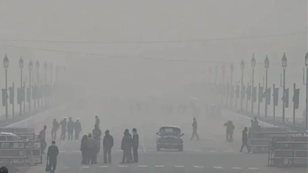 Delhi's air quality remains 'poor'; min temp recorded at 9.6 deg Celsius Delhi's air quality remains 'poor'; min temp recorded at 9.6 deg Celsius