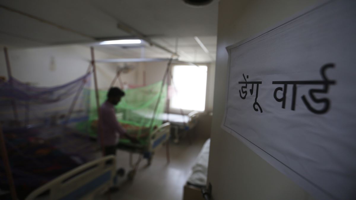 up cm, up deputy cm, yogi adityanath, Brajesh Pathak, dengue in up, uttar pradesh