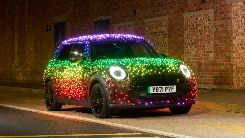 Festive MINI is back with 3000 smart LED lights