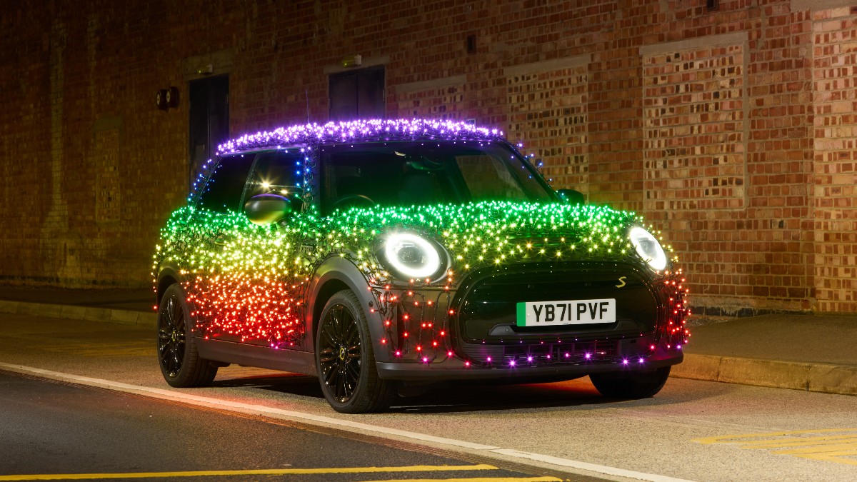 Festive MINI is back with 3000 smart LED lights Festive MINI is back with 3000 smart LED lights