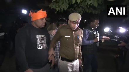 Police detained the two men who attacked the police van carrying Shradhha murder accused Aftab Poonawalla, outside FSL office in Delhi on Monday. (Photo: ANI)
