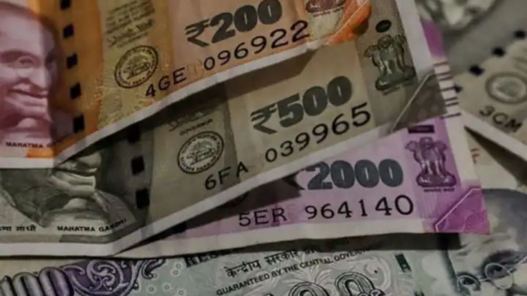 Govt to trim fiscal deficit in FY24, follow glide path
