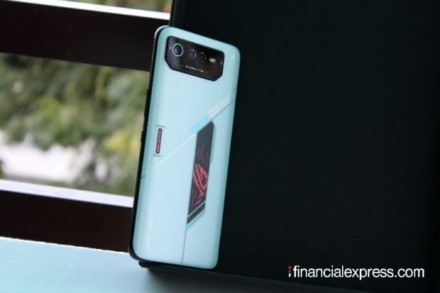 The design is familiar. No surprises there. The new phone looks virtually identical to the previous model which is to say that it offers a striking gamer-y look and feel (you can get the 6 in matte white/glossy black while the pro comes in white alone) from every perceivable angle and it can still be quite a handful.