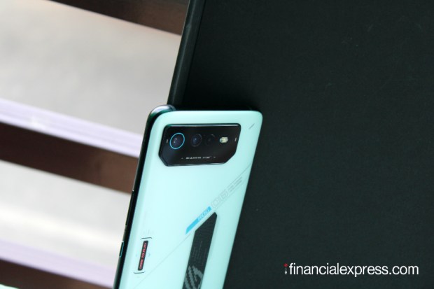 For photography, you get an updated 50MP Sony IMX766 main sensor paired with a 13MP ultrawide, and another 5MP macro. On the front, there is a 12MP selfie shooter.