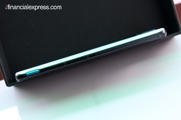 Rounding off the package are dual front-firing speakers, triple microphones, headphone jack, and IPX4 splash resistance.