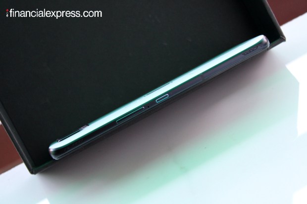 Under the hood, you get a 6,000mAh battery split into two 3,000mAh cells just like the last models and you get dual USB C ports for charging. The ROG Phone 6 supports 65W fast wired charging but in India, Asus is bundling a 30W charger in the box, which is kind of a bummer.