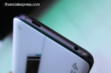 Asus is giving the display a potentially huge update in the ROG Phone 6. The new phone comes with a 165Hz AMOLED screen. The touch sampling rate is now 720Hz. That’s overkill, if you ask us. This was 360Hz in the ROG Phone 5s. The size and resolution remain the same, 6.78-inch 1080p. Rounding off the package is Corning Gorilla Glass Victus protection.