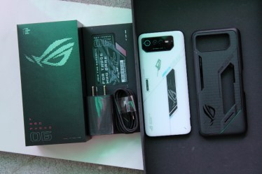 The ROG Phone 6 and ROG Phone 6 Pro are more of the same with the major differences being limited to the aesthetics and RAM capacity. The ROG Phone 6 Pro has a programmable colour AMOLED display on the back and ships with 18GB of RAM by default. The ROG Phone 6 has more regular RGB lighting and 16GB RAM. (We’ll talk specifically about the ROG Phone 6, from now, but know that, the same core specs apply to the pro model as well.)