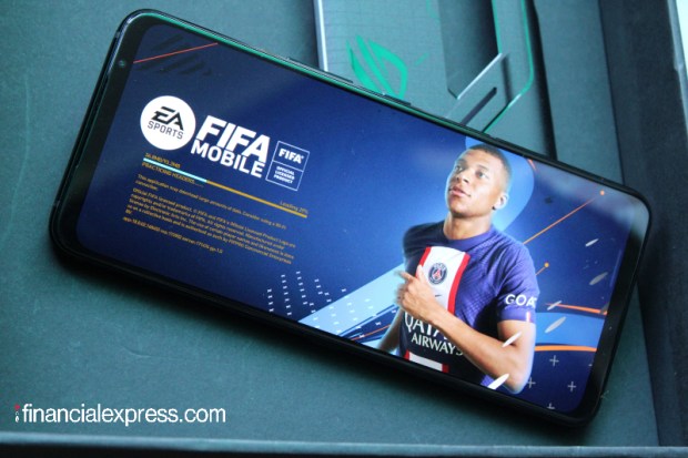 These new high-end Qualcomm chips tend to run hot, generally, which is where thermals become very critical. The ROG Phone 6 comes with an improved thermal system, Asus claims. This includes a bigger vapour chamber (up by 30%) and graphite sheet (up by 85%) over the last generation ROG Phone. The setup is rated to lower the CPU temperature by up to 10-degree Celsius.