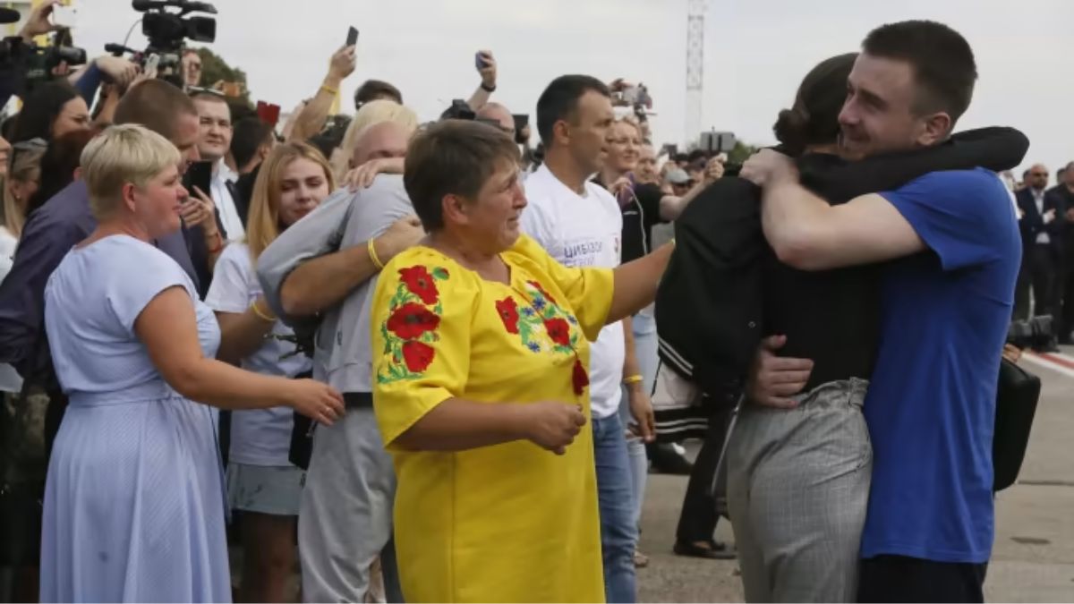 Kyiv says Russia frees 45 Ukrainians in new prisoner swap