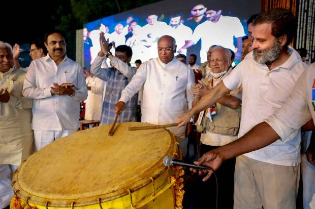 Congress President Mallikarjun Kharge with party leader Rahul Gandhi and others during the party's Bharat Jodo Yatra, in Nanded district, Maharashtra.(PTI Photo)