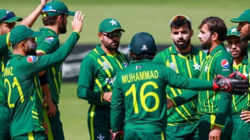 Pakistan make it to T20 World Cup semifinals with five-wicket win over Bangladesh