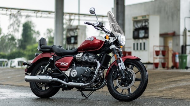 Royal Enfield Super Meteor 650 red colour