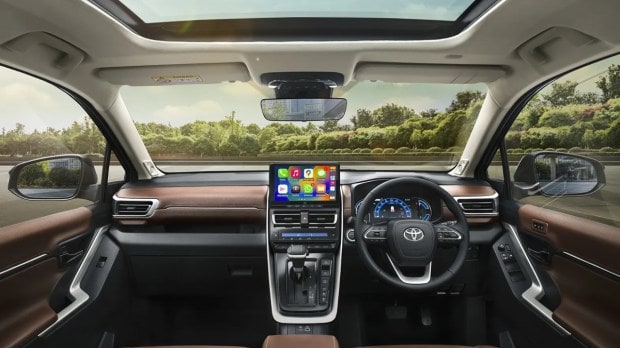 toyota innova hycross features
