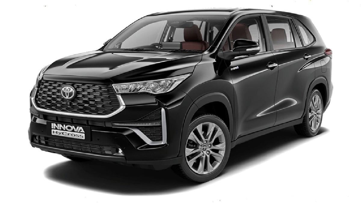 This is the Attitude Black Mica colour variant of the new Innova HyCross.
