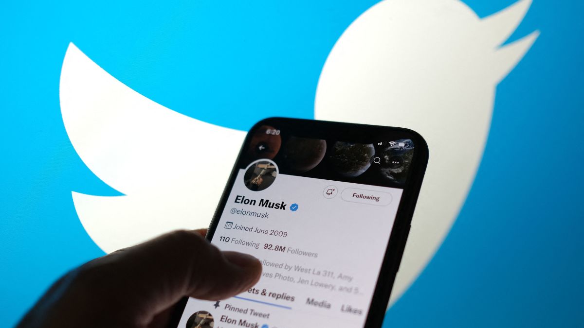 Elon Musk tweeted the same day that all accounts engaged in parody must include “parody” in their name