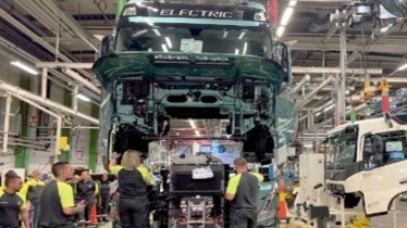Volvo-electric-truck-inside