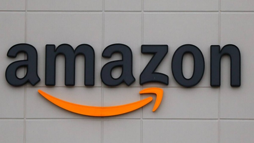 The top court was hearing a plea by Amazon seeking urgent hearing of the plea filed against the Delhi High Court order of November 3. (IE) The top court was hearing a plea by Amazon seeking urgent hearing of the plea filed against the Delhi High Court order of November 3. (IE)