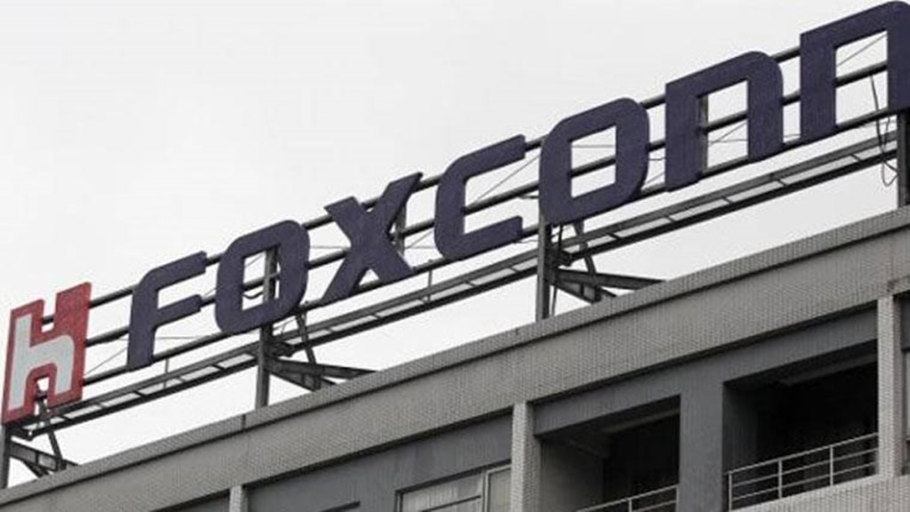 Foxconn faces chaos due to China's zero-Covid policy Beijing

