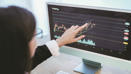 The ‘sequence’ or the order in which the investment returns are generated does not matter as long as the investor continues to hold the investment and has no interim withdrawals.
