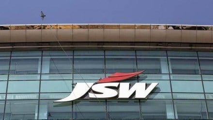JSW Group mulls foray into EVs, to manufacture 4-wheelers 