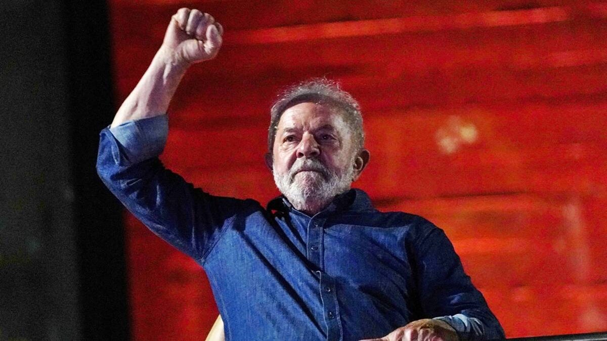 It is to be hoped that during Lula’s second presidential stint, Brazil will rediscover its identity as a developing country. (IE) It is to be hoped that during Lula’s second presidential stint, Brazil will rediscover its identity as a developing country. (IE)
