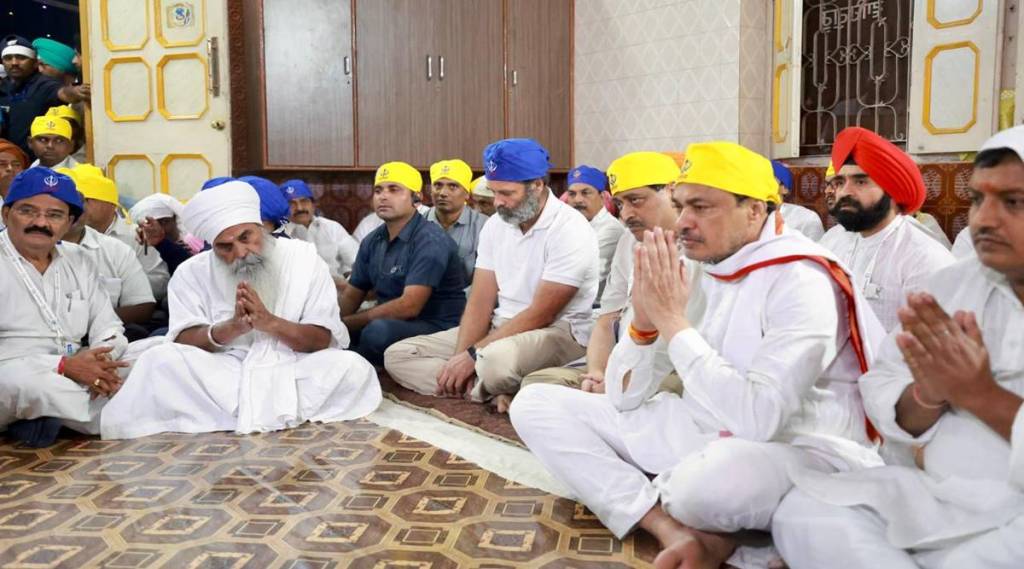 rahul gandhi at Gurdwara rahul gandhi at Gurdwara