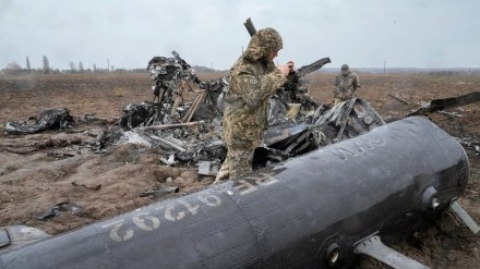 At the summit, Zelenskyy joined Biden in trying to persuade the G-20 to further isolate Russia diplomatically and economically, despite a souring global financial outlook that has tested many nations' resolve. (IE) At the summit, Zelenskyy joined Biden in trying to persuade the G-20 to further isolate Russia diplomatically and economically, despite a souring global financial outlook that has tested many nations' resolve. (IE)