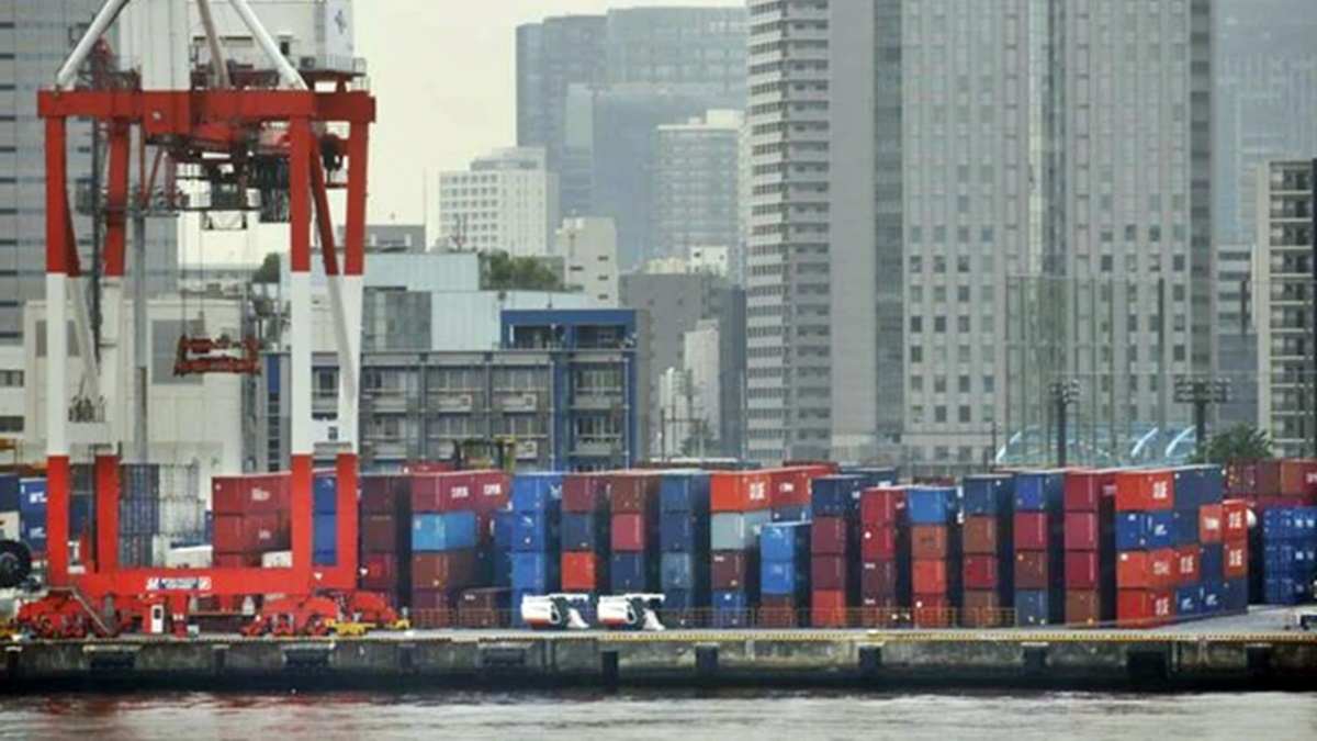 Government officials have often said that the delay in the collection of data from non-EDI ports and some special economic zones cause the variations. (IE) Government officials have often said that the delay in the collection of data from non-EDI ports and some special economic zones cause the variations. (IE)