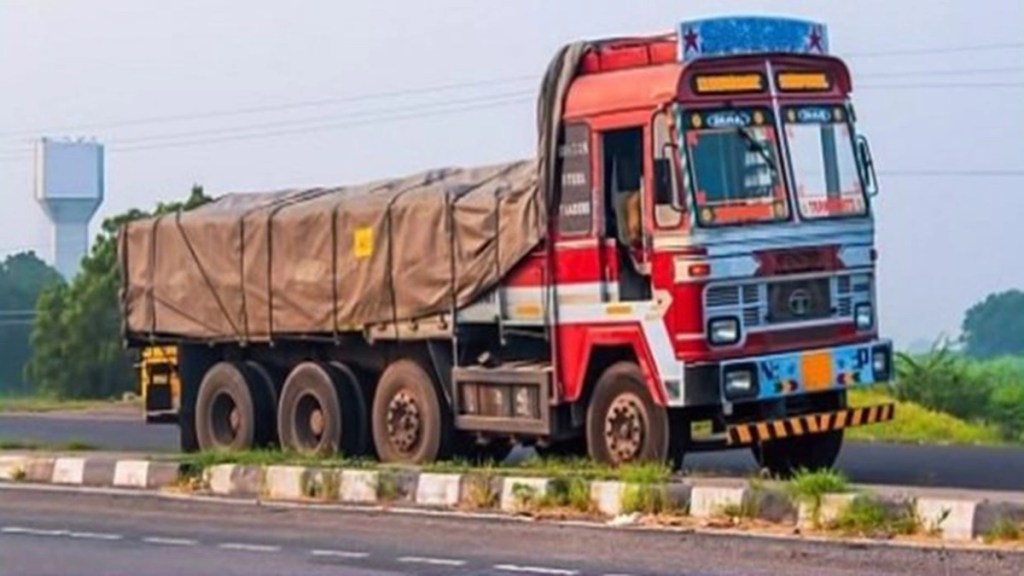 Shriram Transport, Shriram Transport rating, Shriram Transport outlook, Shriram Transport performance