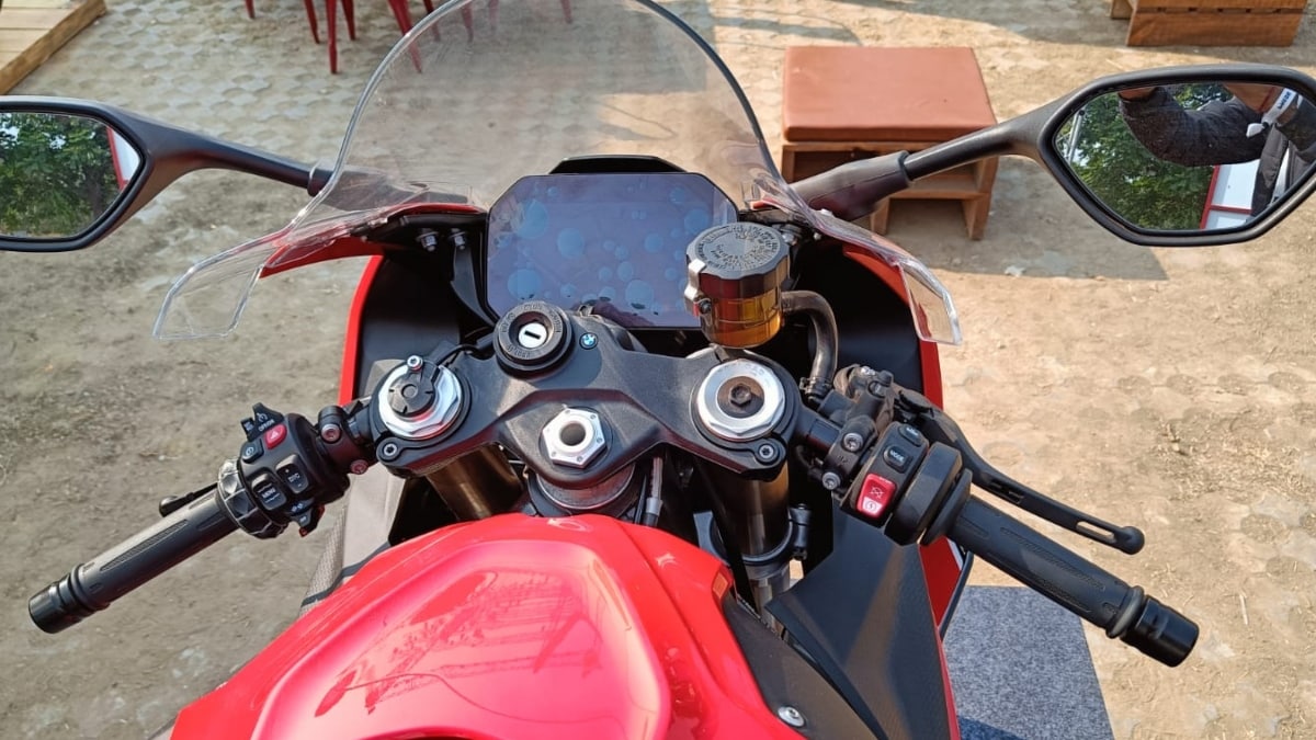 BMW Motorrad has updated the electronic aids of the S 1000 RR and it now features M brakes as standard, ABS Pro with new Brake Slide Assist and more.