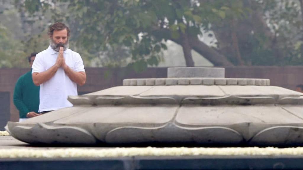 Rahul Gandhi also visited Veer Bhumi, Shakti Sthal and Shanti Van, the memorials of former prime ministers Rajiv Gandhi, Indira Gandhi and Jawaharlal Nehru. (Photo: Facebook/ IndianNationalCongress)
Rahul Gandhi also visited Veer Bhumi, Shakti Sthal and Shanti Van, the memorials of former prime ministers Rajiv Gandhi, Indira Gandhi and Jawaharlal Nehru. (Photo: Facebook/ IndianNationalCongress)