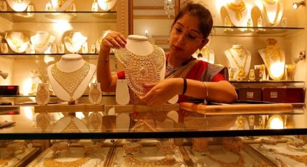 gold jewellery, gold price, organised retailers, sales, revenue, pent-up demand, volume growth, disposable incomes, festive demand, store expansion, inventory, working capital, net worth